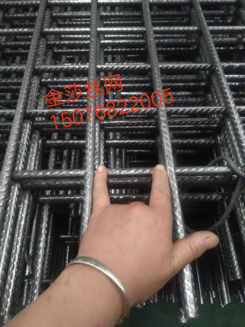 帶肋鋼筋網(wǎng)片報價與廠家選擇指南及護(hù)欄網(wǎng)排焊機應(yīng)用分析